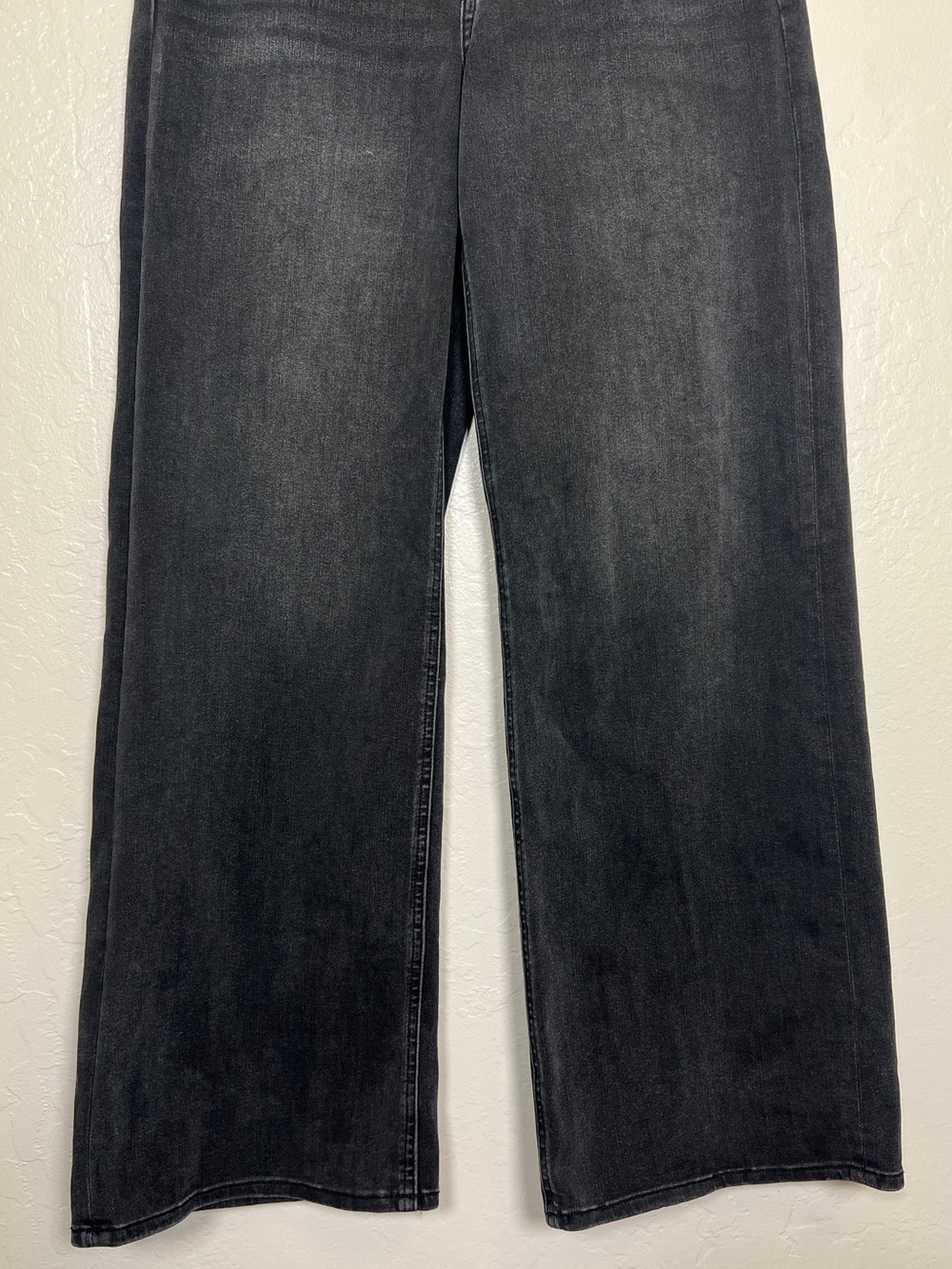 QUINCE Women’s Size 29 X 32 Faded Black Bella Stretch Wide Leg Jeans - Picture 7 of 16